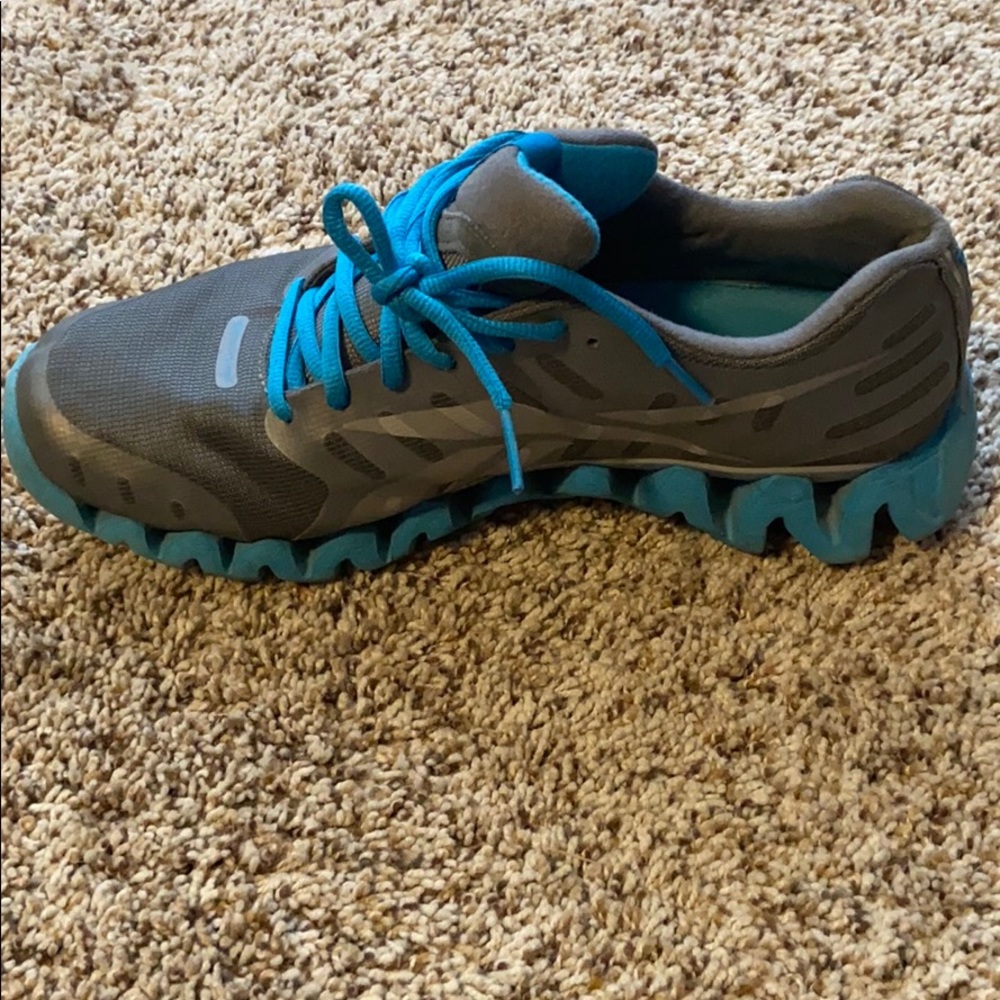 Reebok zig tech tennis shoes